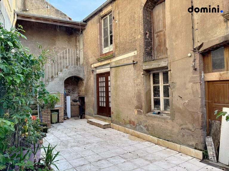 MONTCENIS